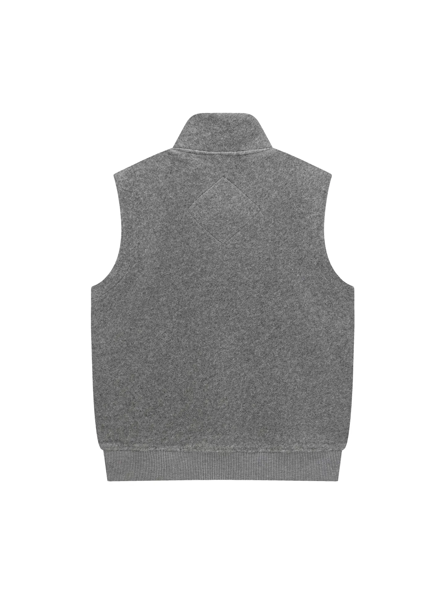 P600 Canada Giose/Canada Goose Mersey fleece vest 7052MB CANADA GOOSE Canada Goose Mersey men's wool fleece vest 7052MB ·Made of Kind Fleece wool fleece fabric, which can provide excellent comfort and diverse functionality ·A weatherproof placket is designed under the front zipper to prevent wind and keep warm ·Ribbed knit hem and articulated sleeves improve comfort and fit ·2 exterior pockets: both hand pockets with concealed buckles ·White Canada Goose disc logo embroidered on left chest.   A0 Size:S-XXL